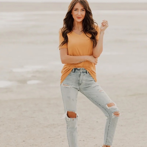 EUNINA Light Wash Distressed Jeans - Picture 5 of 10